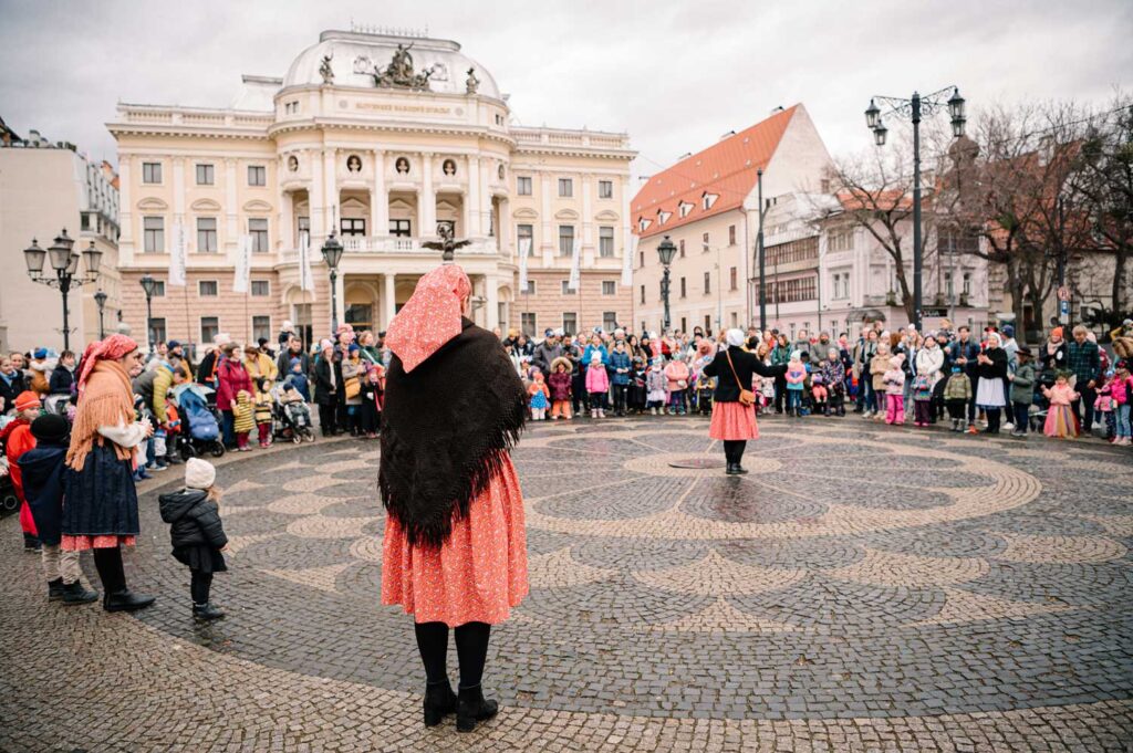 Hviezdoslavovo námestie počas Fašiangov 2023. Foto Lucia Benediková