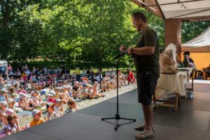 Ušaté dobrodružstvá - divadlo Spoza  Voza