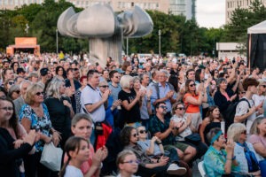 Návštevníci a návštevníčky podujatia Finále pri fontáne - Slovenská filharmónia