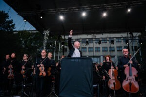 Slovenská filharmónia, interpreti sa po koncerte na Námestí slobody