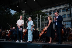 Martin Staňo, Katarína Hulíková - riaditeľka BKIS, Martina Leginus - dirigent, Jana Tvrdíková - manažérka orchestra Slovenská filharmónia