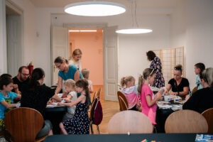 Dom hudby, Zážitkový vzdelávací workshop pre rodiny s deťmi, priestory s účastníkmi