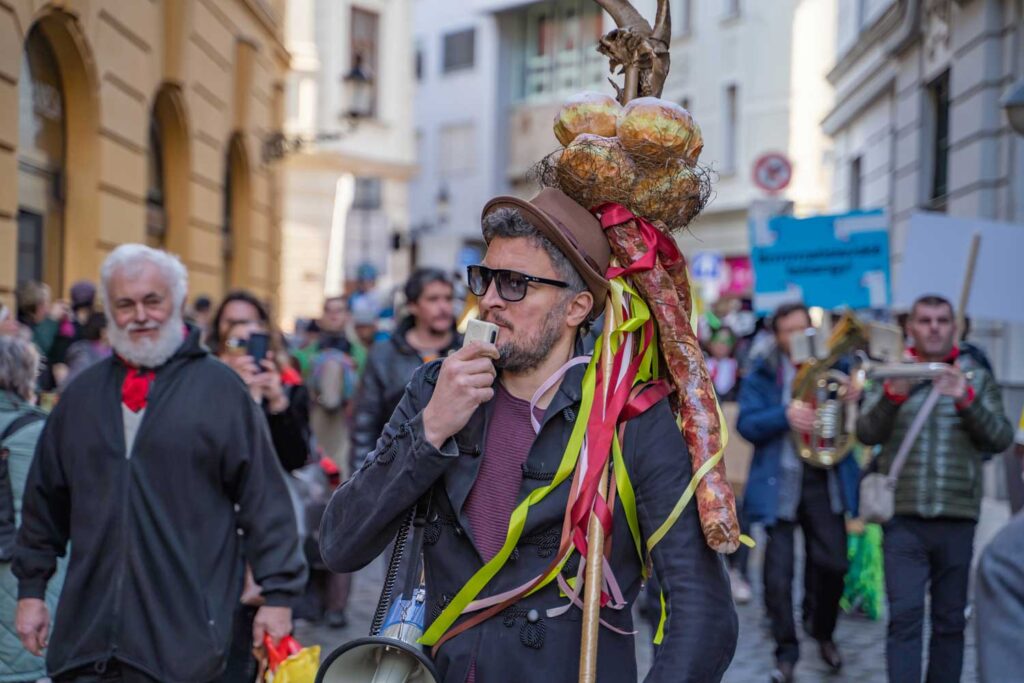 Bratislavské Fašiangy 2023, Sprievod masiek. Foto Adam Kováč