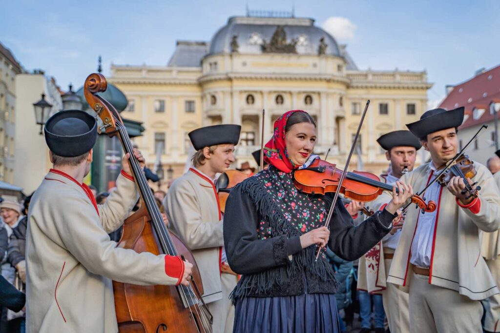 Bratislavské Fašiangy 2023 na Hviezdoslavovom nám. Foto Adam Kováč