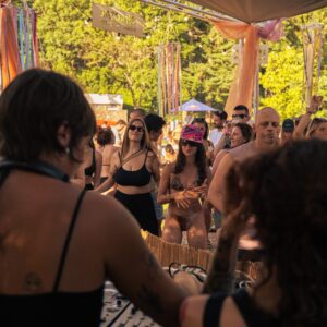 Mičurin Pool Party - návštevníci a návštevníčky sa zabávajú