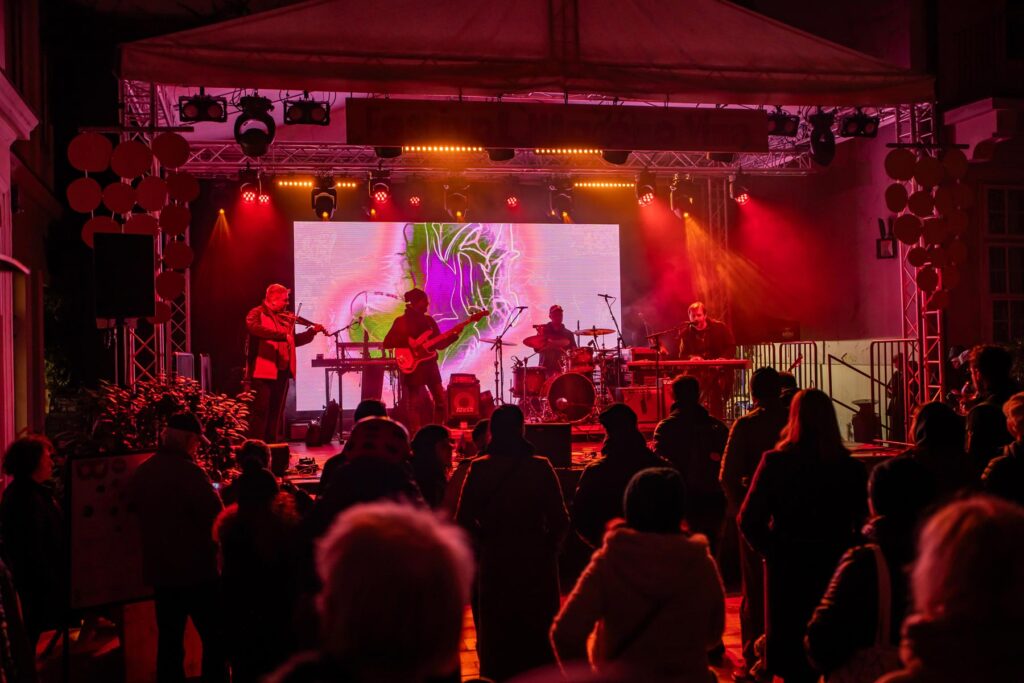 Koncert Kamil Mikulčík & Band