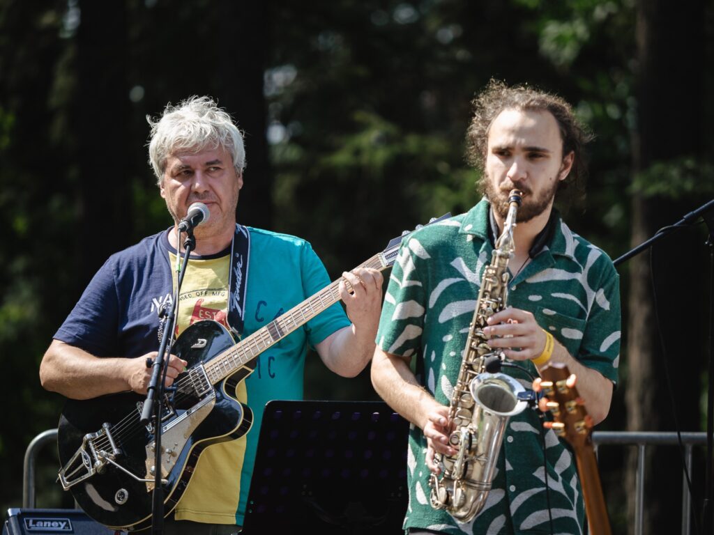 Komorné koncerty v Botanickej záhrade / Milo Kráľ Band a Barbora Švidraňová / 23. 7. 2022