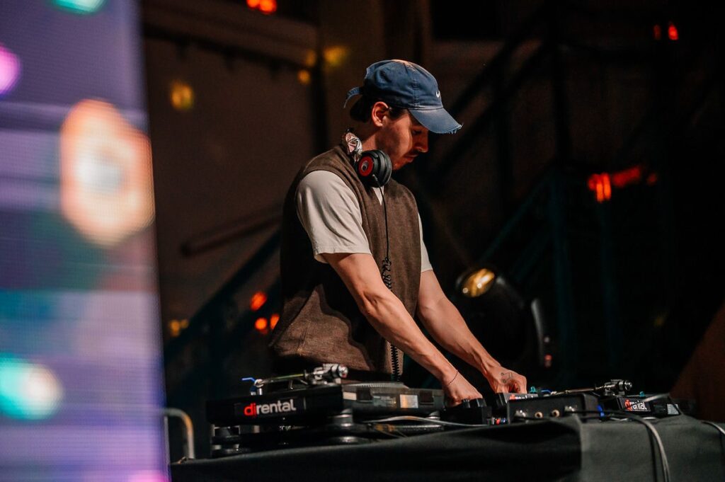 Bratislavské fašiangy 2024 - DJ počas Večernej fašiangovej zábavy