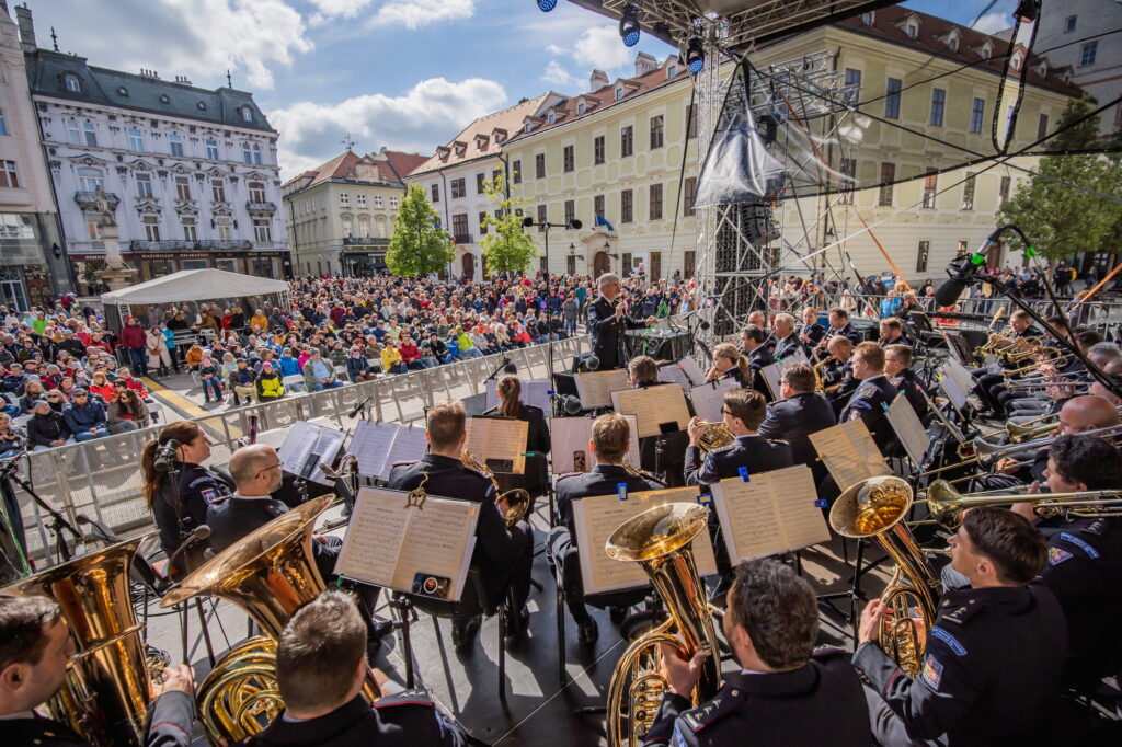 Hudba Hradní stráže a Policie České 
republiky, BMD 2024
