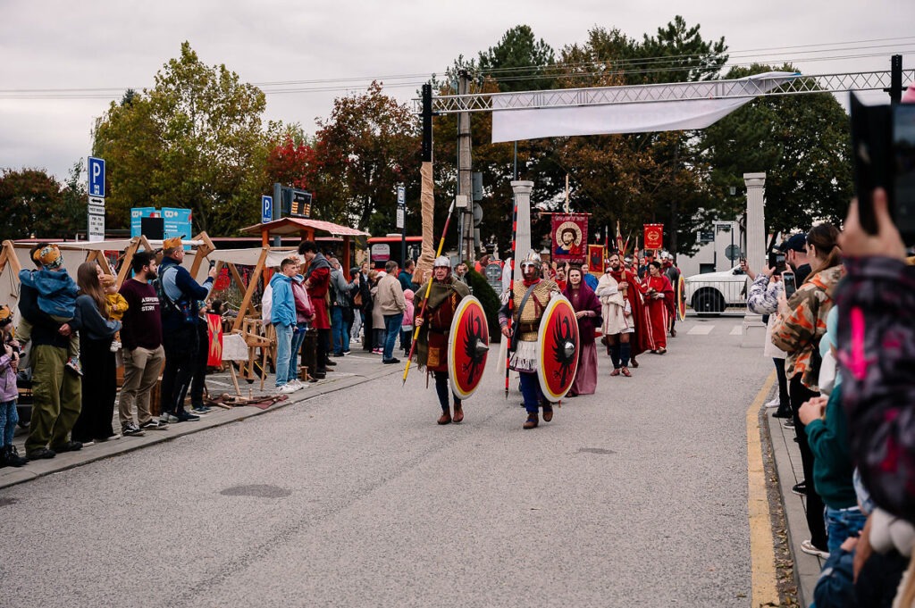 Rímske hry 2025, pochod rimanov
