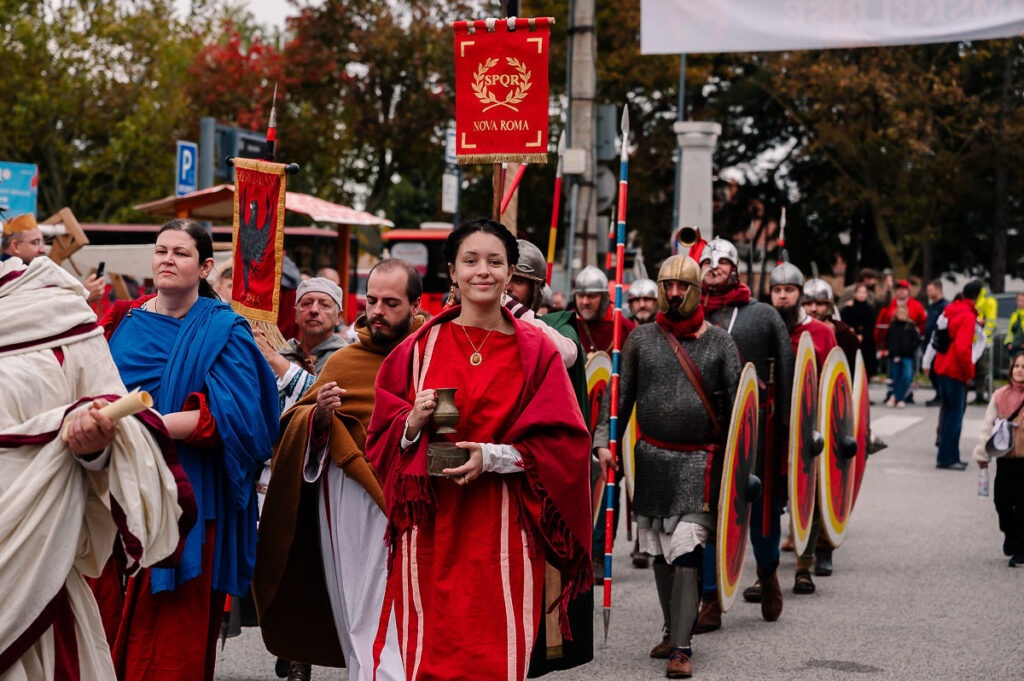 Rímske hry 2025, pochod rimanov