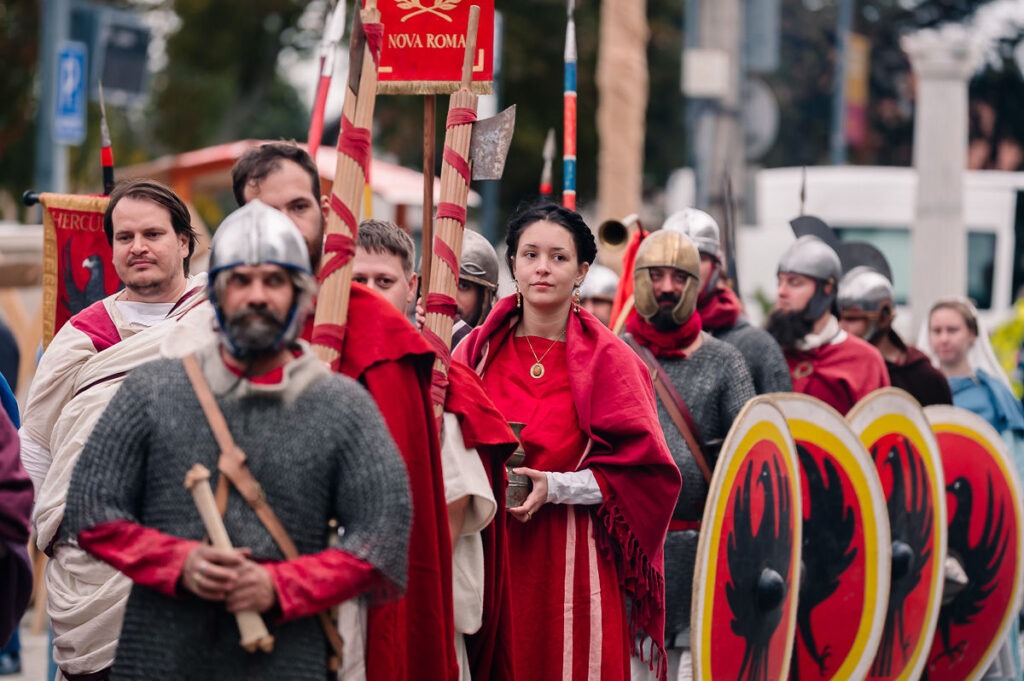 Rímske hry 2025, pochod rimanov