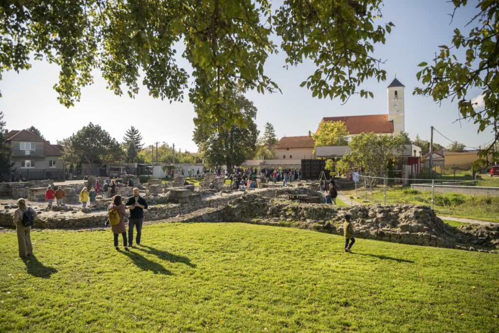 Rímske hry 2024, Prehliadky antickej gerulaty