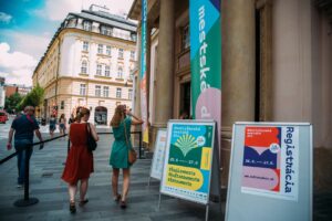 Námestie s plagátmi Bratislavské mestské dni