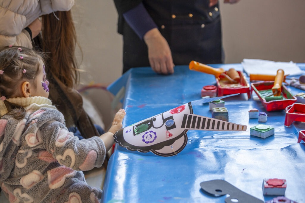 Tvorenie masiek počas Bratislavských fašiangov 2025