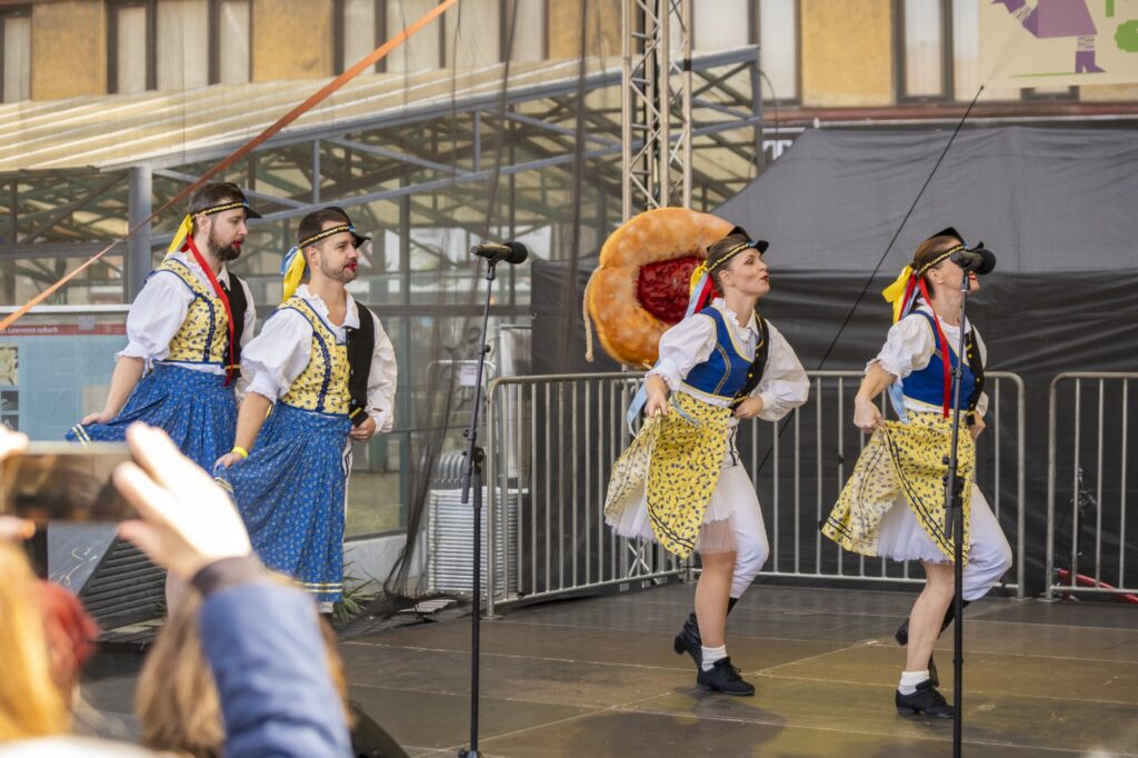 Foklórny súbor Poleno