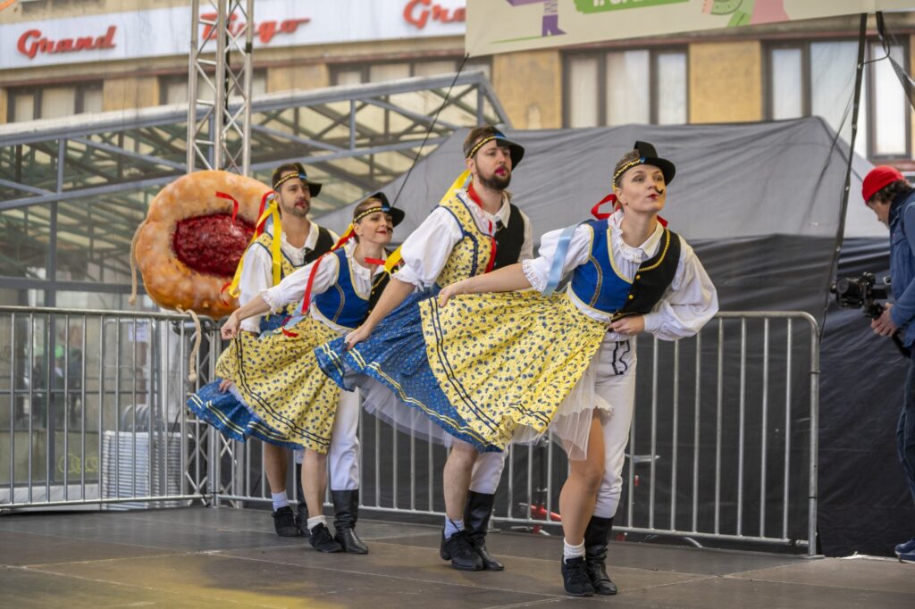 Foklórny súbor Poleno vystúpil počas Bratislavských fašiangov 2025