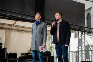 Primátor Matúš Vallo s moderátorom Martinom Staňom