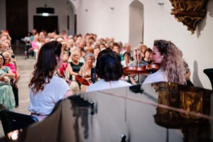 Letná bratislavská univerzita seniorov - koncert v Koncertnej sieni Klarisky