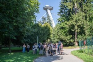 Letná bratislavská univerzita seniorov - seniori a seniorky v rámci Rande s mestom 