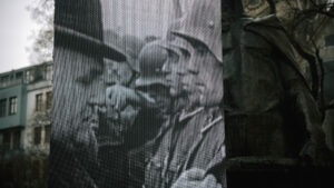 Inštalácia na Námestí SNP pri príležitosti výročia vzniku Slovenského štátu