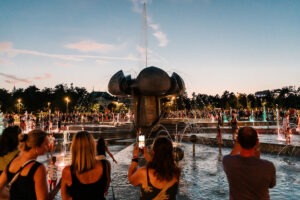 Námestie slobody s fontánou Družba