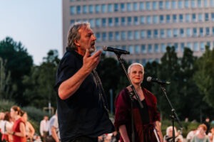 Peter Uličný, spisovateľ, textár a Katarína Hulíková, riaditeľka BKIS