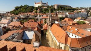 Koncertná sieň Klarisky - pohľad na budovu z drona