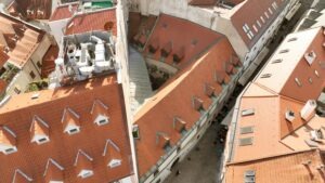 Biela 6, dronový záber na objekt