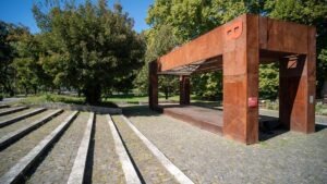 Kultúrna scéna v Sade Janka Kráľa, pódium