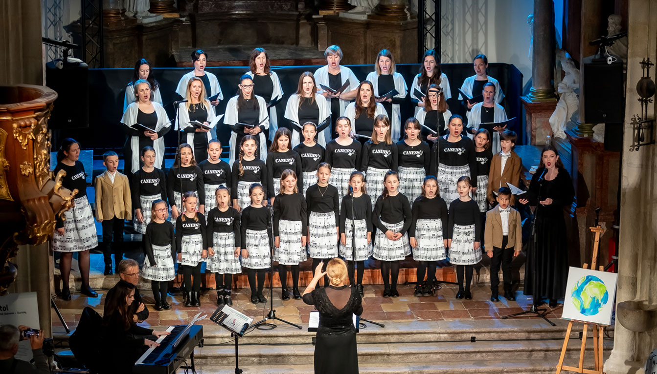 SZUŠ Macharova vystupuje v Koncertnej sieni Klarisky