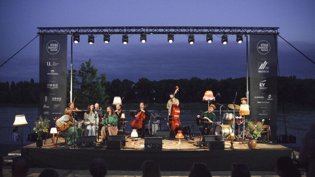 Viva Musica, foto pódia s hudobníkmi